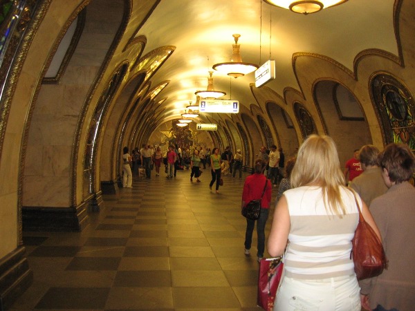 Ensimmäinen kuva Moskovan metrosta